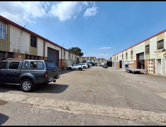 928M² WAREHOUSE TO LET IN DENVER